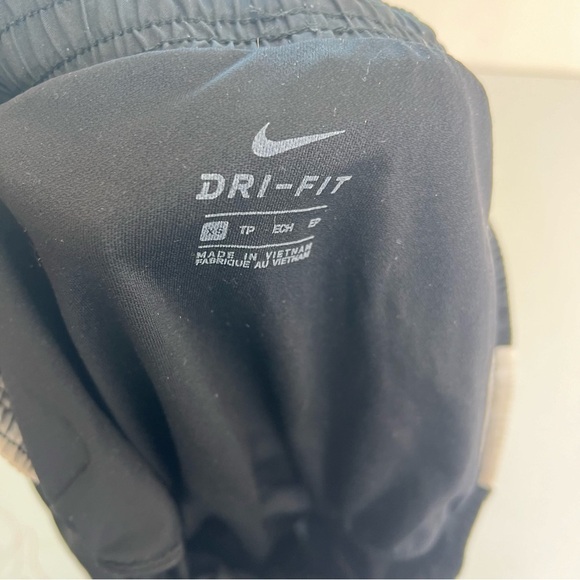5/$25 Nike running shorts XS - Picture 3 of 3